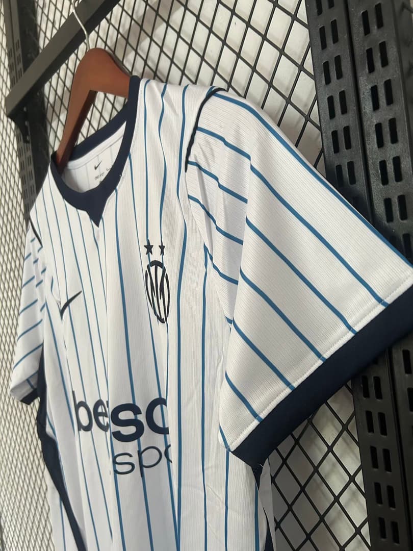 Zadnja strana: 26/27 Inter Milan Away Soccer Jersey