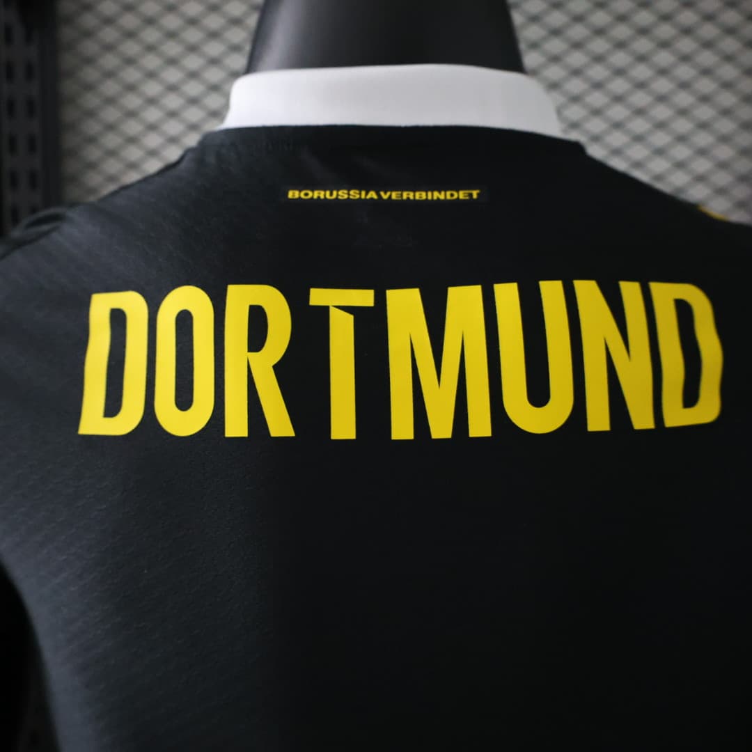 Zadnja strana: 26/27 BVB Dortmund Away Player Version Soccer Jersey