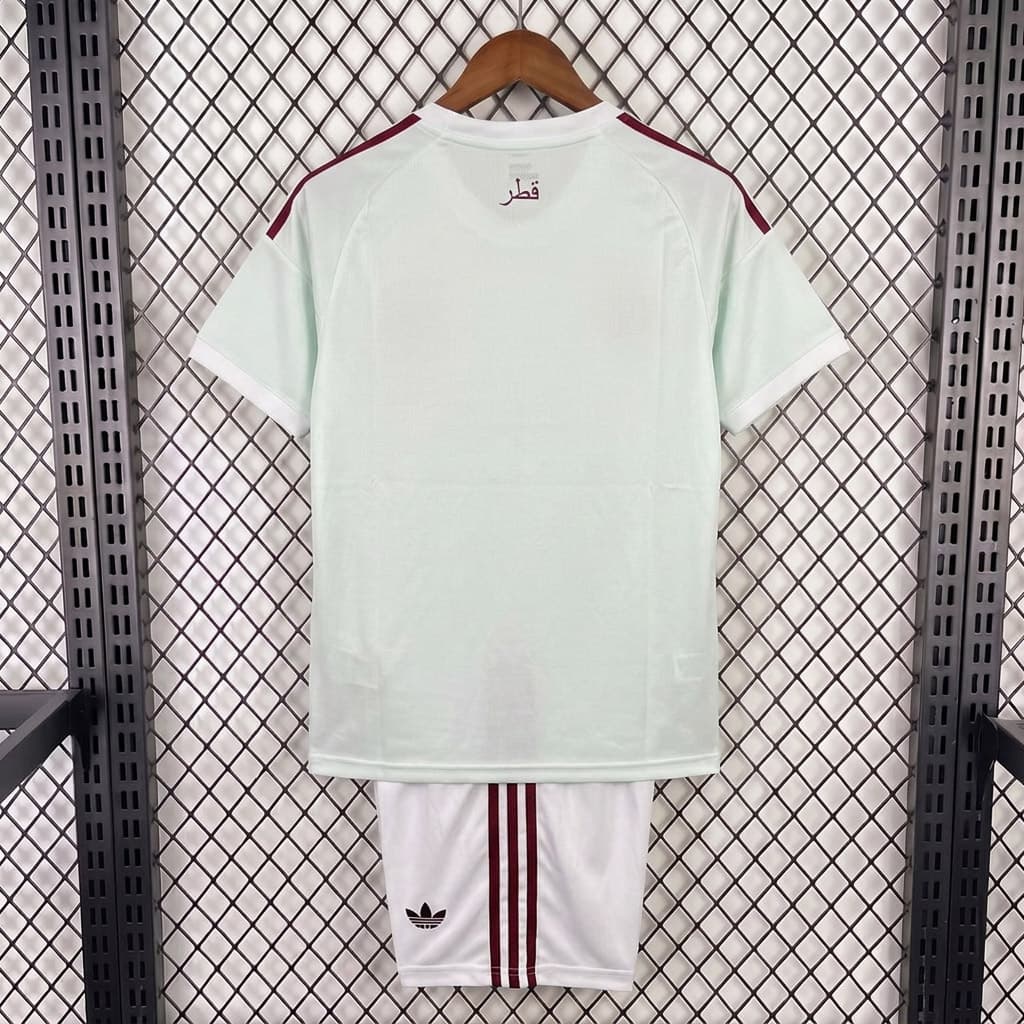 Zadnja strana: 2026 Qatar Away Kids Soccer Jersey