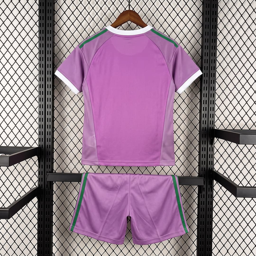 Zadnja strana: 26/27 Leeds United Goalkeeper 1 Kids Soccer Jersey