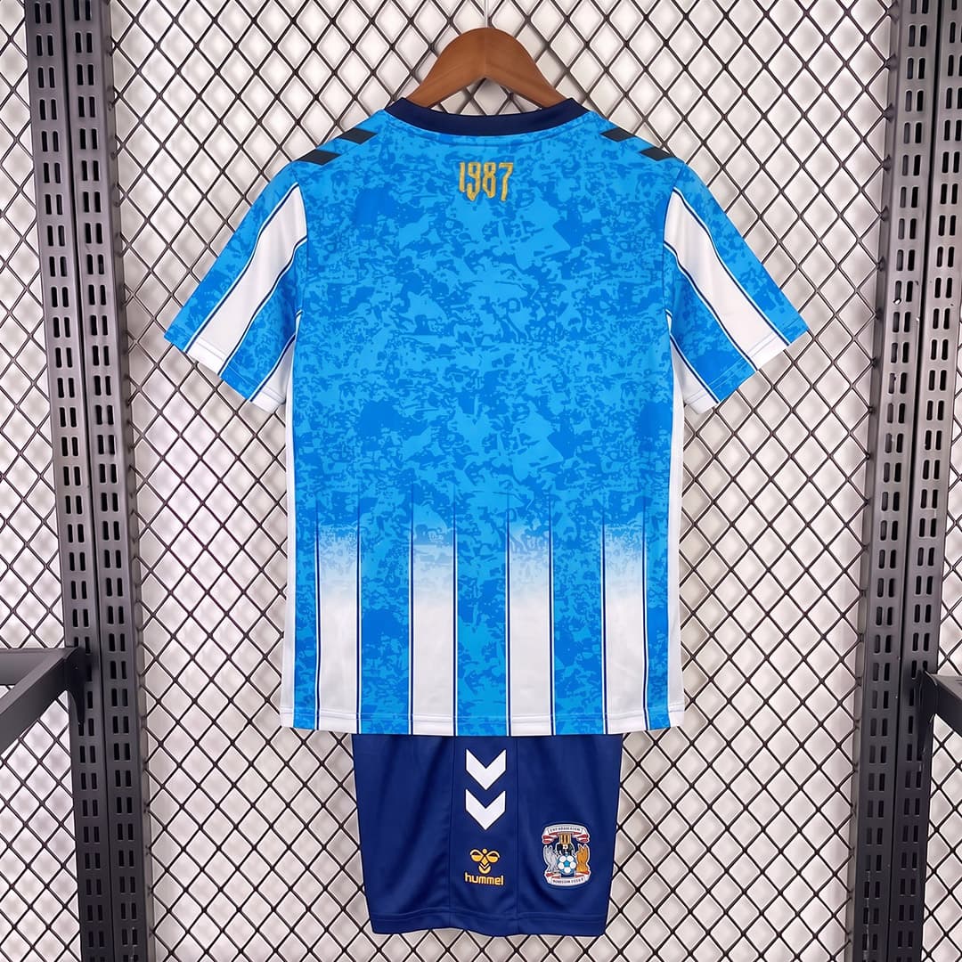 Zadnja strana: 26/27 Coventry City Home Kids Soccer Jersey