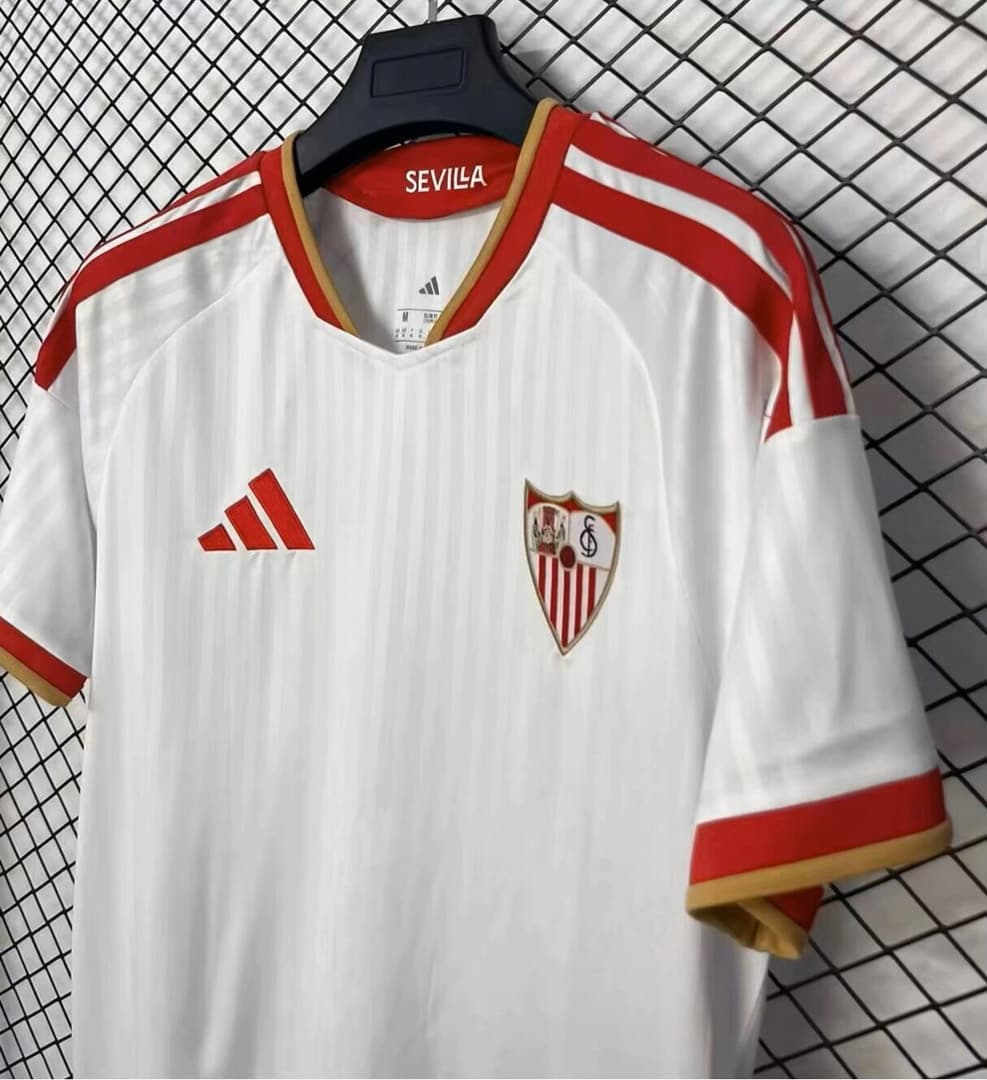 Zadnja strana: 26/27 Sevilla Home Soccer Jersey