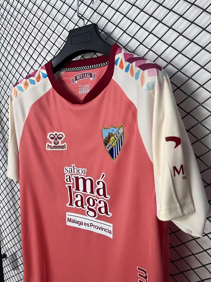 Zadnja strana: 26/27 Malaga Away Soccer Jersey