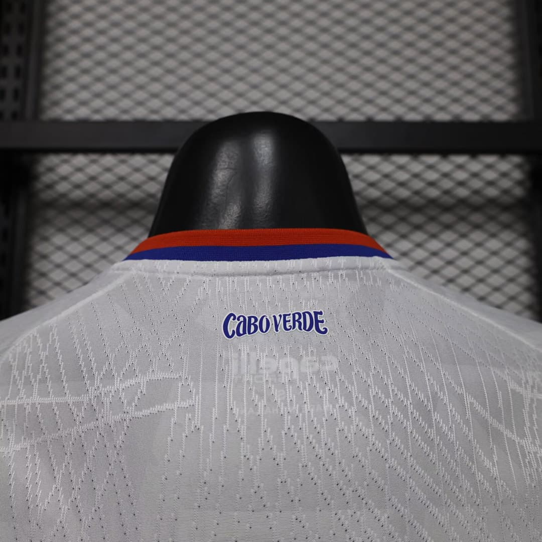 Zadnja strana: 2026 Cape Verde Away Player Version Soccer Jersey